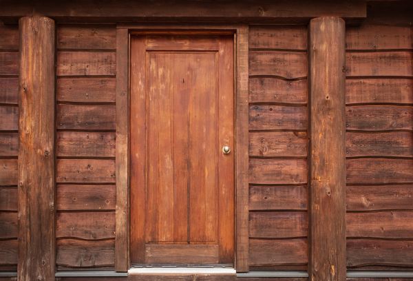 Log Cabin Siding Installation in Lancaster