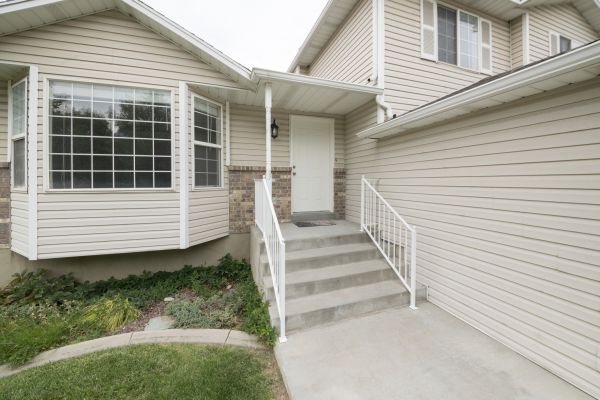 White Vinyl Siding Replacement in Lancaster